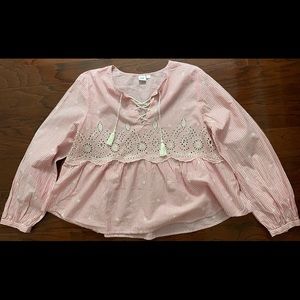 Gap XL light blouse with embroidery